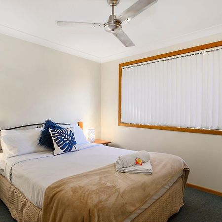 Dolphin Sands Holiday Cabins คอฟฟ์ฮาร์เบอร์ ภายนอก รูปภาพ