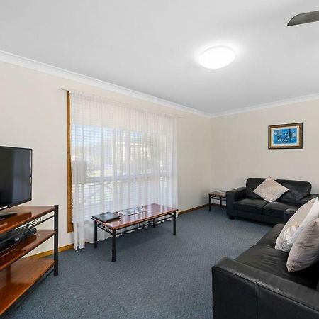 Dolphin Sands Holiday Cabins คอฟฟ์ฮาร์เบอร์ ภายนอก รูปภาพ