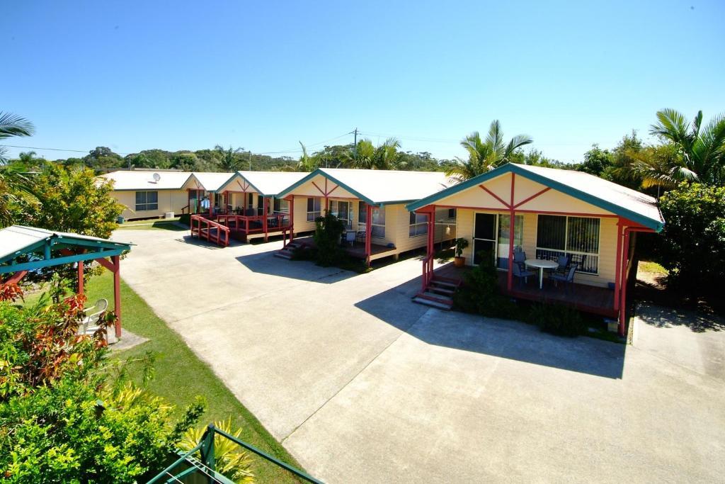 Dolphin Sands Holiday Cabins คอฟฟ์ฮาร์เบอร์ ห้อง รูปภาพ