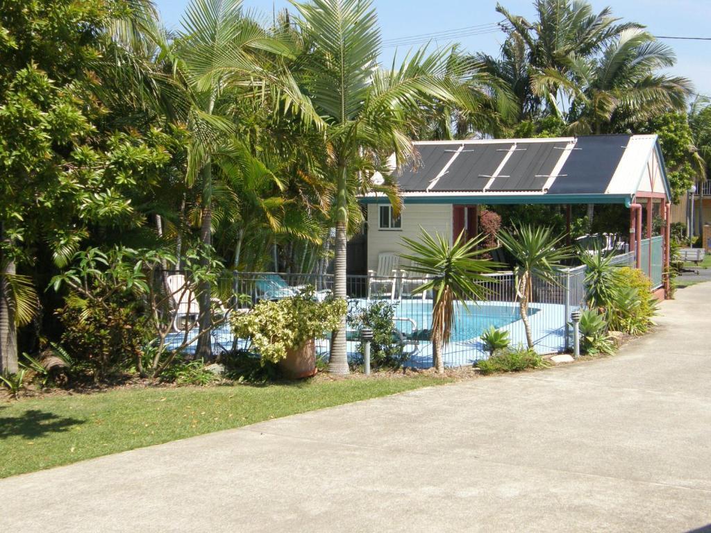 Dolphin Sands Holiday Cabins คอฟฟ์ฮาร์เบอร์ ภายนอก รูปภาพ