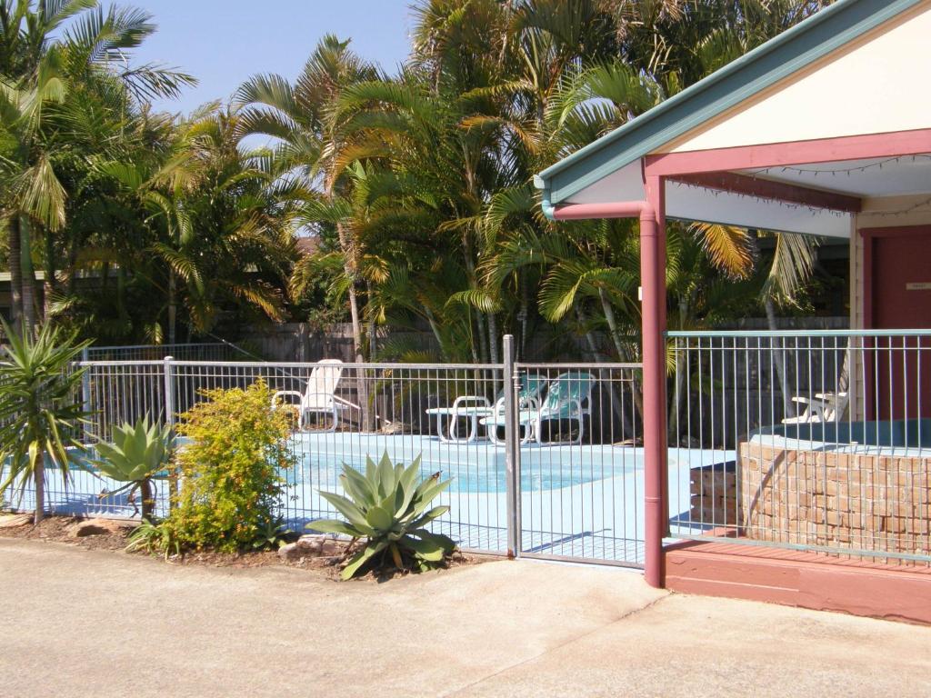 Dolphin Sands Holiday Cabins คอฟฟ์ฮาร์เบอร์ ภายนอก รูปภาพ