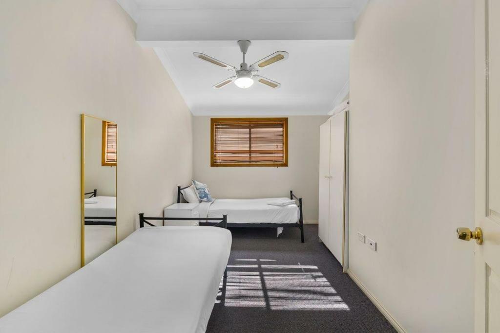 Dolphin Sands Holiday Cabins คอฟฟ์ฮาร์เบอร์ ภายนอก รูปภาพ